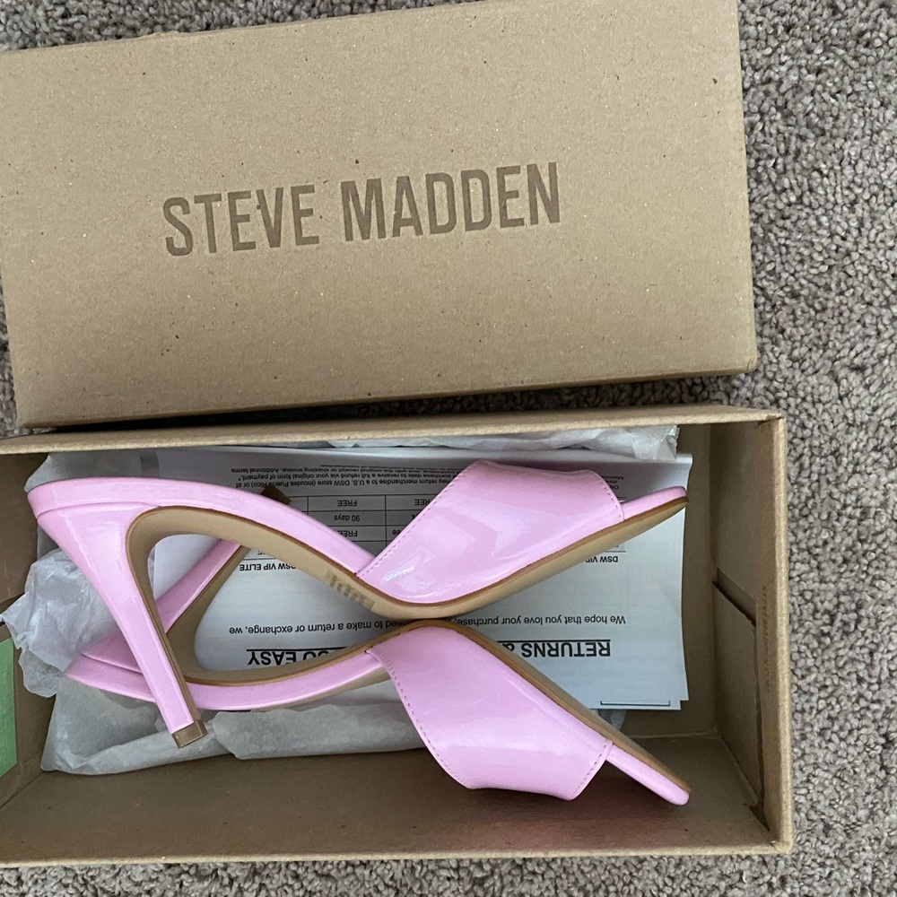 Steve Madden Pink Patent Tolly Heels- Size 7.5 NWT